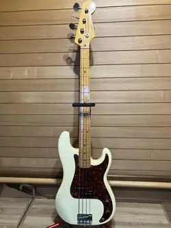 FENDER PRECISION BASS MADE IN JAPAN