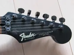 FENDER BOXER SERIES ST-556. A SERIAL