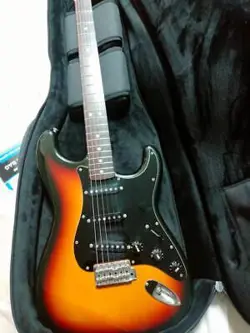 ASH J SERIAL FENDER JAPAN STRATOCASTER NARURA