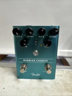 FENDER BUBBLER CHORUS ELECTRIC GUITAR EFFECTS PEDAL