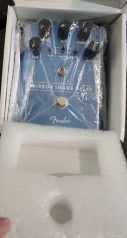 NEW FENDER MIRROR IMAGE DELAY PEDAL