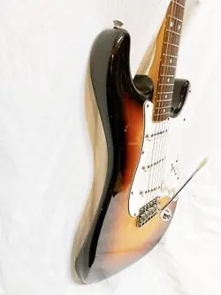 STRATOCASTER ST62 SERIAL