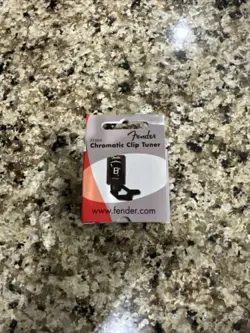 GENUINE FENDER CLIP-ON CHROMATIC TUNER FT-004  NEW