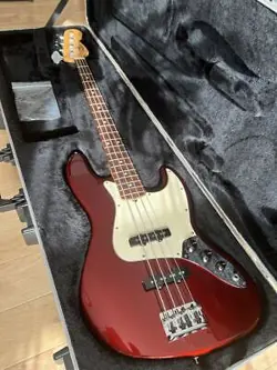 FENDER AMERICAN STANDARD / ELECTRIC BASS GUITAR W/ ORIGINAL HC MADE IN 2007 USA