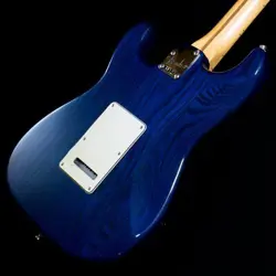 FENDER DELUXE STRATOCASTER SAPPHIRE BLUE TRANSPARENT USED ELECTRIC GUITAR  2017