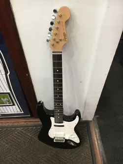 FENDER SQUIER STRATOCASTER (INDONESIA)VIDEO GAME VERSION