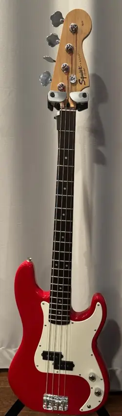 FENDER AFFINITY SERIES SQUIRE BASS
