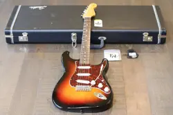 FENDER JOHN MAYER SIGNATURE STRATOCASTER ELECTRIC GUITAR 3-COLOR SUNBURST   OHSC
