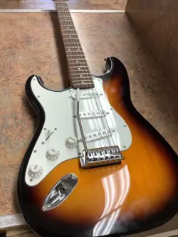 FENDER SQUIER CLASSIC VIBE BASS VI 6-STRING ELECTRIC GUITAR