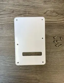 FENDER SQUIER STRATOCASTER TREMOLO COVER WHITE