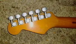 FENDER SCHALLER LOCKING