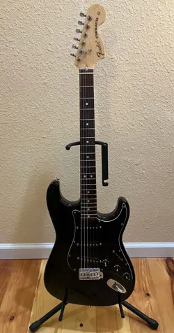 FENDER MIJ MADE IN JAPAN TRADITIONAL 70S STRATOCASTER - 2016 - BLACK - RARE