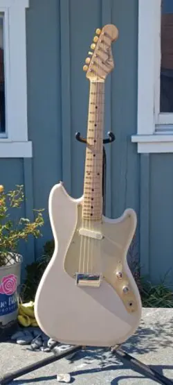 SAND FENDER MUSICMASTER