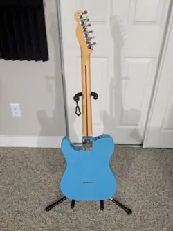 FENDER INTERNATIONAL SERIES