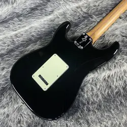 FENDER LIMITED EDITION PLAYER STRATOCASTER BLACK WINTER PREPARATION