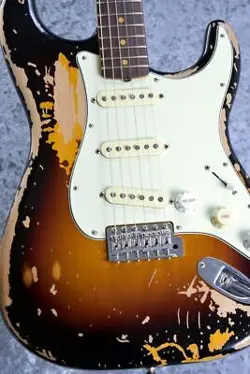 FENDER MIKE MCCREADY STRATOCASTER 3.41KG VERY USED