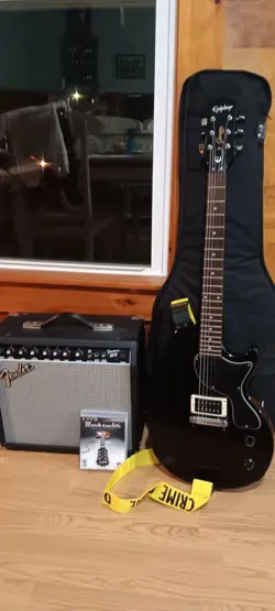 EPIPHONE JUNIOR MODEL ELECTRIC GUITAR (6 STRING) WITH FENDER AMP