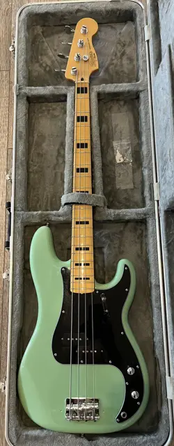 SQUIER LIMITED-EDITION CLASSIC