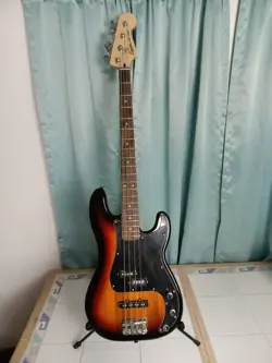 FENDER CLASSIC VIBE '60S JAZZ BASS ELECTRIC GUITAR - SUNBURST FREE SHIPPING