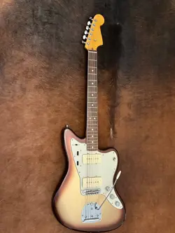 ULTRA JAZZMASTER IN
