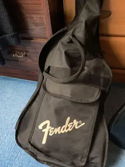 FENDER STRATOCASTER ELECTRIC