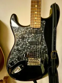 LEFT HANDED FENDER  PLAYER STRATOCASTER  HUMBUCKER PICK UP’S