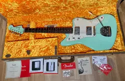 ELECTRIC GUITAR FENDER USA THIN SKIN '62 SURF GREEN JAZZMASTER WITH HARD CASE