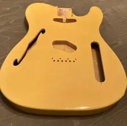 F-HOLE PICKGUARD