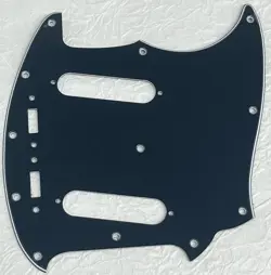 NEW GREAT-FOR FENDER US MUSTANG CLASSIC SERIES GUITAR PICKGUARD 3 PLY BLACK