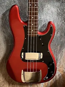 SQUIER BY FENDER PRECISION BASS METALLIC RED