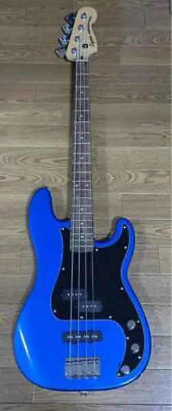 SQUIER AFFINITY BASS SLIGHTLY DEFECTIVE FENDER