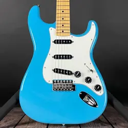 FENDER MADE IN JAPAN LIMITED INTERNATIONAL COLOR STRATOCASTER, MAPLE FINGERBOARD