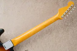 FENDER AMERICAN VINTAGE II 1961 STRATOCASTER -3-COLOR SUNBURST- GIG BAG PRESENT