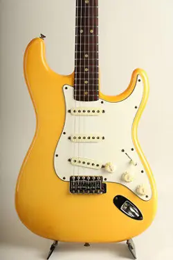 FENDER 1977 STRATOCASTER WHITE (1977)