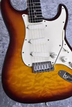 FENDER CUSTOM SHOP 35TH ANNIVERSARY LIMITED EDITION STRATOCASTER -SUNBURST-