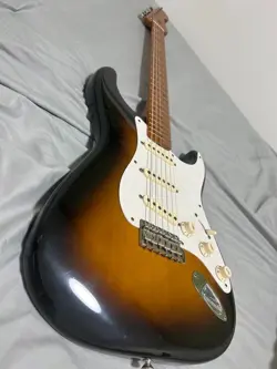 FENDER MEX CLASSIC STRATCASTER ELECTRIC GUITAR SUNBURST USED