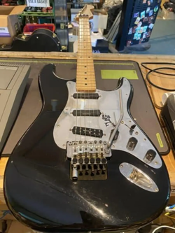 MAIDEN SIGNATURE STRATOCASTER