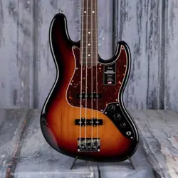 FENDER AMERICAN PROFESSIONAL II JAZZ BASS, 3-COLOR SUNBURST