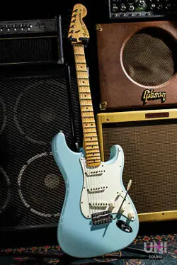 FENDER YNGWIE MALMSTEEN STRATOCASTER / 2001 USED ELECTRIC GUITAR