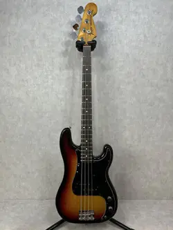 FENDER 1977 PRECISION BASS USED ELECTRIC