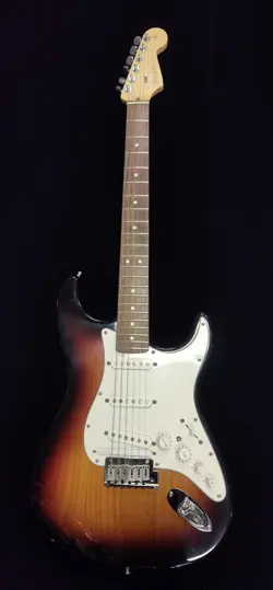 FENDER AMERICAN SERIES VG STRATOCASTER - 3 TONE SUNBURST - W/ CASE