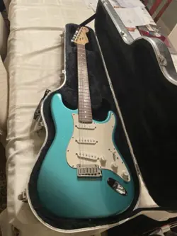 FENDER 40TH ANNIVERSARY STRATOCASTER RARE CARIBBEAN BLUE