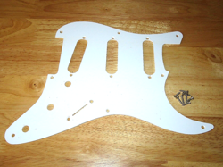 FENDER 2015 USA WHITE 1 PLY ERIC CLAPTON STRATOCASTER PICKGUARD