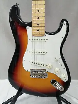 FENDER JUNIOR COLL STRAT MN 3TS USED 2022 BASSWOOD BODY MAPLE NECK W/GIG CASE