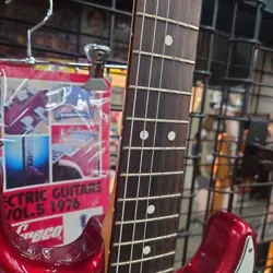 GUITAR STRATOCASTER RED