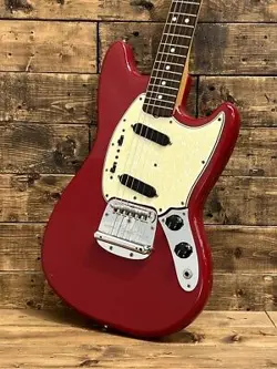 FENDER 1966 MUSTANG RED 2.97KG #GG2VM