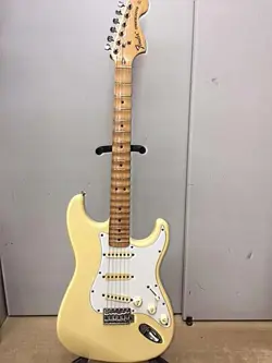 ST72-86DSC STRATOCASTER WHITE