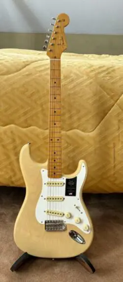 FENDER AMERICAN VINTAGE II 1957 STRATOCASTER MAPLE - VINTAGE BLONDE