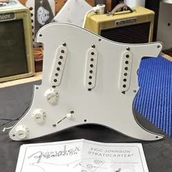 2022 FENDER ERIC JOHNSON STRAT LOADED PICKGUARD VINTAGE 3-PLY 8-HOLE USA GUITAR
