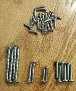 SCREW SET FOR